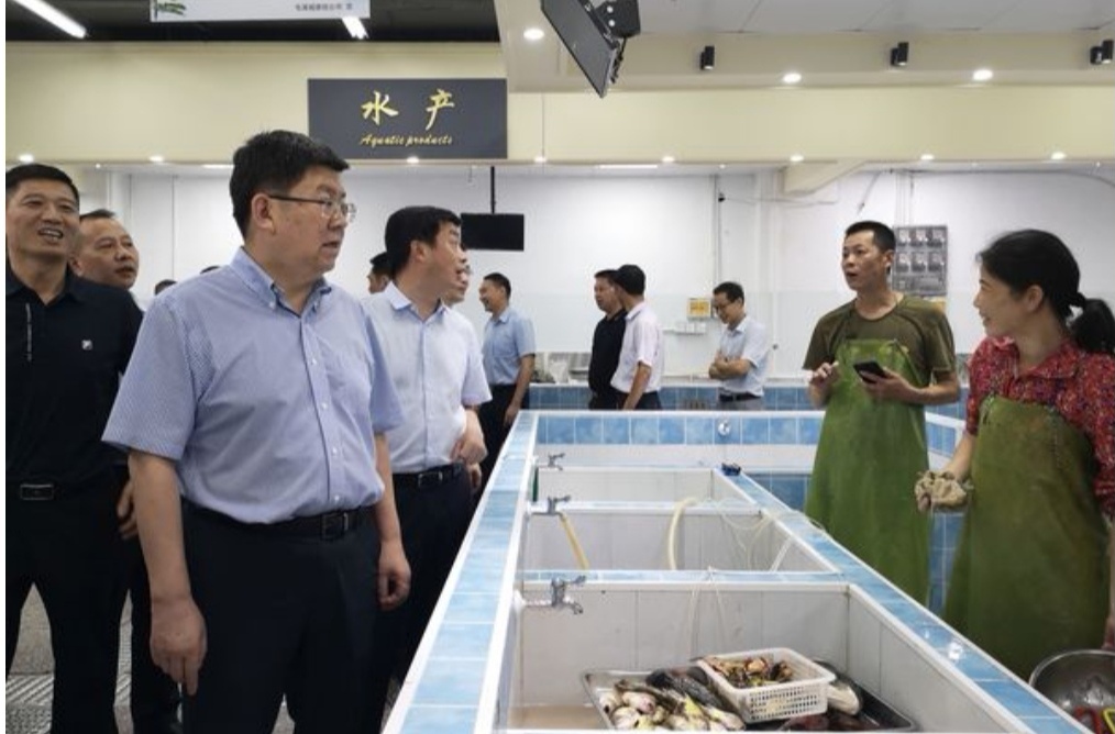 市委書記任澤鋒率隊(duì)赴屯溪區(qū)調(diào)研中心城區(qū)菜市場(chǎng)改造、食品安全工作