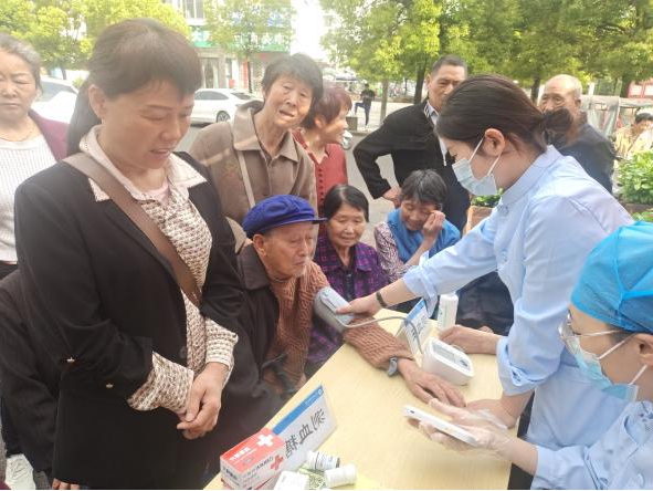 百姓健康系我心，黨員服務(wù)進(jìn)社區(qū)